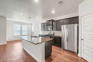 8106 Dampton Ln, Austin, TX 78744 - Photo 8