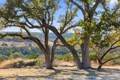 810-2 Kothmann Road, Dripping Springs, TX 78620 - Photo 14