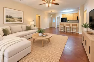 124 Flat Creek Dr, Waco, TX 76706 - Photo 2