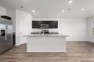 101 Rain Drop Rd, Jarrell, TX 76537 - Photo 10