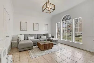 7334 W Magic Mountain Lane, Round Rock, TX 78681 - Photo 4