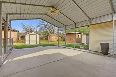 811 Nixon Street, Lockhart, TX 78644 - Photo 24