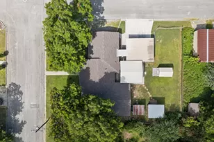 811 Nixon St, Lockhart, TX 78644 - Photo 30