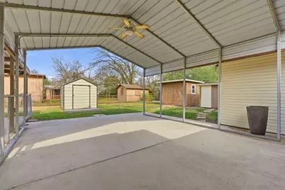 811 Nixon Street, Lockhart, TX 78644 - Photo 24