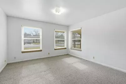 811 Nixon Street, Lockhart, TX 78644 - Photo 26