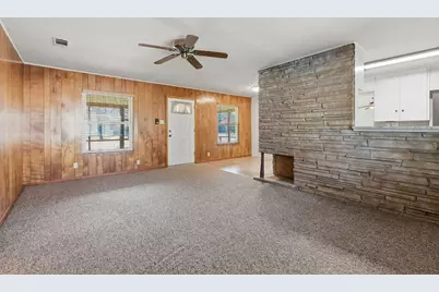 811 Nixon Street, Lockhart, TX 78644 - Photo 4