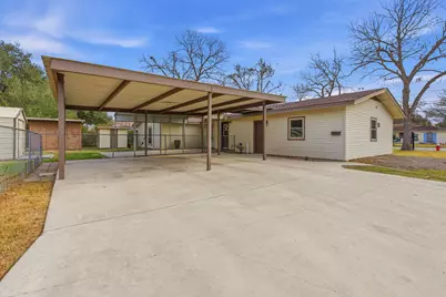 811 Nixon Street, Lockhart, TX 78644 - Photo 30