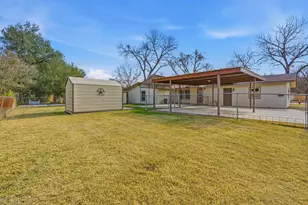811 Nixon St, Lockhart, TX 78644 - Photo 30