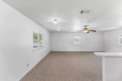 811 Nixon Street, Lockhart, TX 78644 - Photo 16