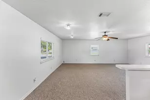 811 Nixon St, Lockhart, TX 78644 - Photo 16