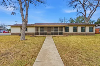 811 Nixon Street, Lockhart, TX 78644 - Photo 1