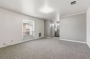 811 Nixon St, Lockhart, TX 78644 - Photo 12