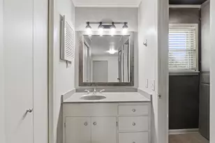 811 Nixon St, Lockhart, TX 78644 - Photo 14