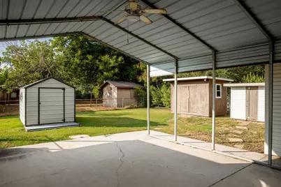 811 Nixon Street, Lockhart, TX 78644 - Photo 40