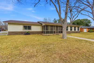 811 Nixon Street, Lockhart, TX 78644 - Photo 36