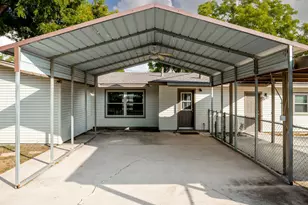 811 Nixon St, Lockhart, TX 78644 - Photo 36