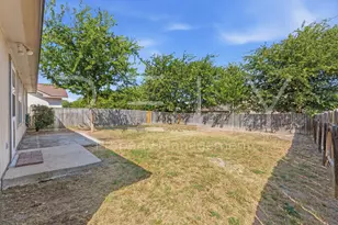 241 Moonstone Dr, Jarrell, TX 76537 - Photo 26