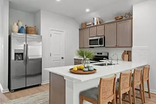 129 Hatari Trl, Jarrell, TX 76537 - Photo 2