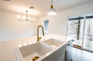 7104 Twin Crest Dr, Austin, TX 78752 - Photo 2
