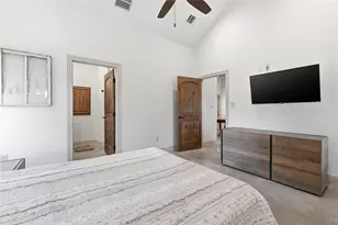 107 Longhorn Dr, Bastrop, TX 78602 - Photo 6