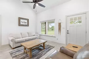 107 Longhorn Dr, Bastrop, TX 78602 - Photo 12