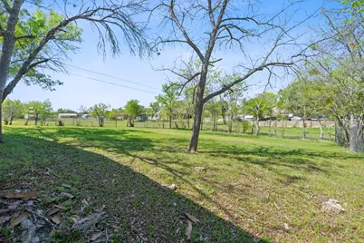 405 E Browning Street, Manor, TX 78653 - Photo 12