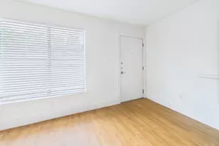 711 W 32nd St, Austin, TX 78705 - Photo 8