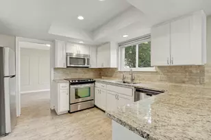 10506 Yucca Dr, Austin, TX 78759 - Photo 10