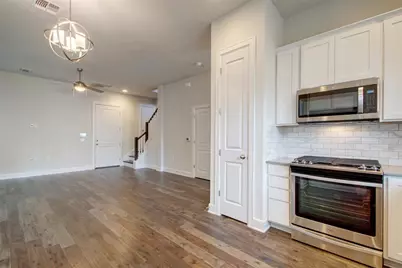 2910 Zach Scott Street, Austin, TX 78723 - Photo 8