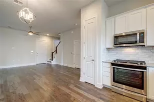 2910 Zach Scott St, Austin, TX 78723 - Photo 8