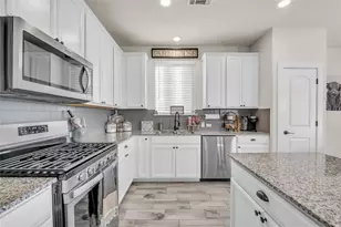 624 Saturnia Dr, Georgetown, TX 78628 - Photo 2