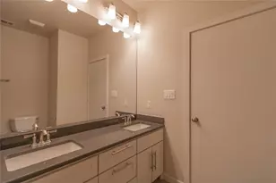 1702 Forest Hill Dr, Austin, TX 78745 - Photo 20