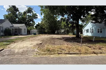 1312 Wallace Street, Taylor, TX 76574 - Photo 2