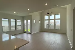 7717 Boyd Hvn Dr, Austin, TX 78744 - Photo 2