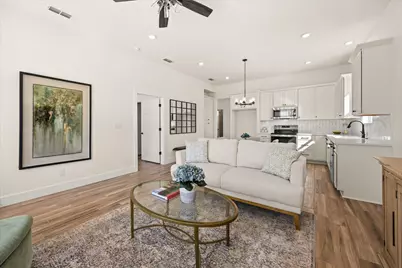 802 S Creek Street #108, Fredericksburg, TX 78624 - Photo 4