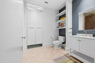 800 W 5th St, Austin, TX 78703 - Photo 22