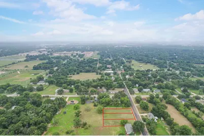 2105 Pecan Street, Bastrop, TX 78602 - Photo 4