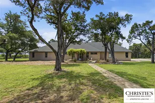 8901 Grandview Dr, Jonestown, TX 78645 - Photo 2