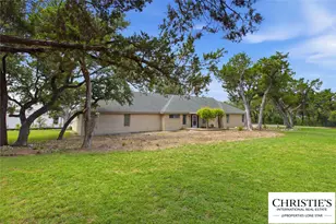 8901 Grandview Dr, Jonestown, TX 78645 - Photo 4