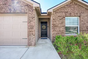 132 Maywood Ln, Jarrell, TX 76537 - Photo 2