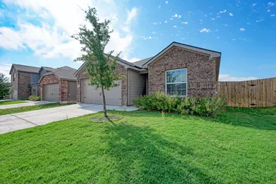132 Maywood Lane, Jarrell, TX 76537 - Photo 4