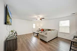 132 Maywood Ln, Jarrell, TX 76537 - Photo 10