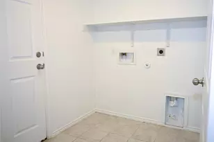 571 Taggart Trail, Jarrell, TX 76537 - Photo 14