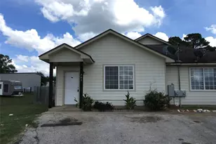 251 Zimmerman Ave, Bastrop, TX 78602 - Photo 2