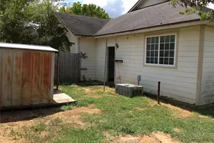 251 Zimmerman Ave, Bastrop, TX 78602 - Photo 10