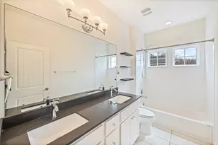 1213 Eleanor St, Austin, TX 78721 - Photo 12