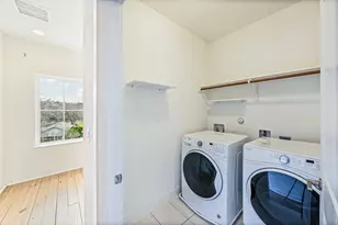 1213 Eleanor St, Austin, TX 78721 - Photo 14