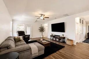 1100 View Dr, Georgetown, TX 78628 - Photo 2