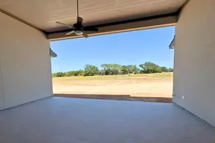 1404 Paxton Ln, Florence, TX 76527 - Photo 18