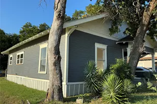 204 W Westhill Dr W, Cleburne, TX 76033 - Photo 2